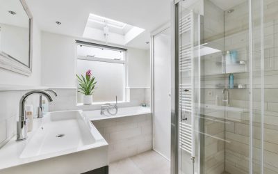 Quelles sont les couleurs tendances des salles de bains en 2022 ? 