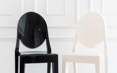 Comment redonner de l&rsquo;éclat à vos chaises en plastique ?