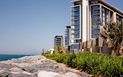 Investir dans l&rsquo;immobilier de bord de mer pour les retraités : les avantages et les inconvénients