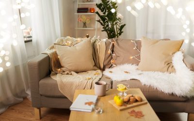 Créer une ambiance cocooning dans le salon : Guide et astuces