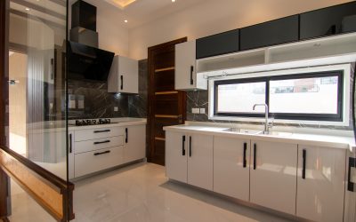 Comment bien aménager une hotte de gaz : matériaux, astuces et conseils