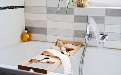 Comment optimiser l’espace dans une petite salle de bains ?