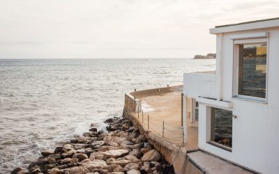 Acheter une maison en bord de mer en été : une décision stratégique