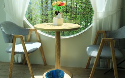 Quel espace prévoir autour d’une table ? Guide pratique pour bien aménager votre intérieur